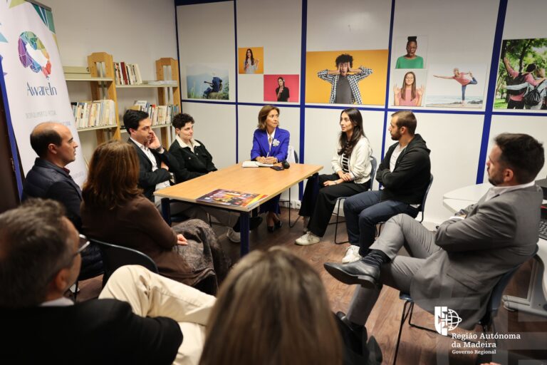 Visita à Associação Aware In