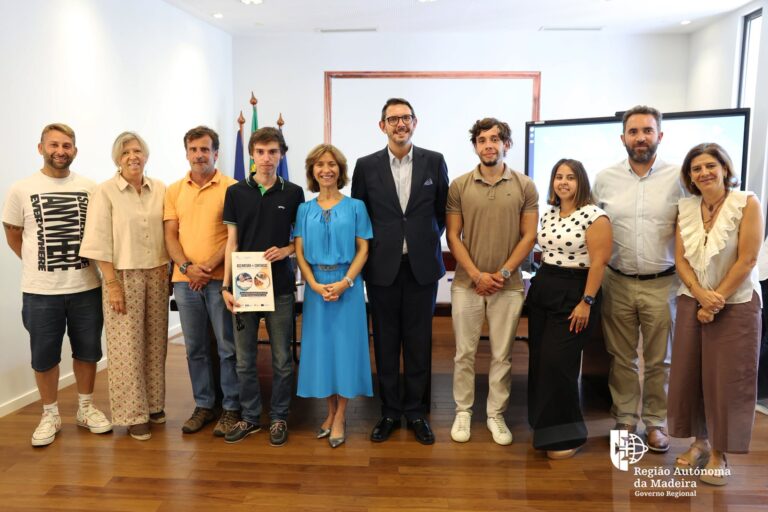 Assinatura de Contratos CRIEE